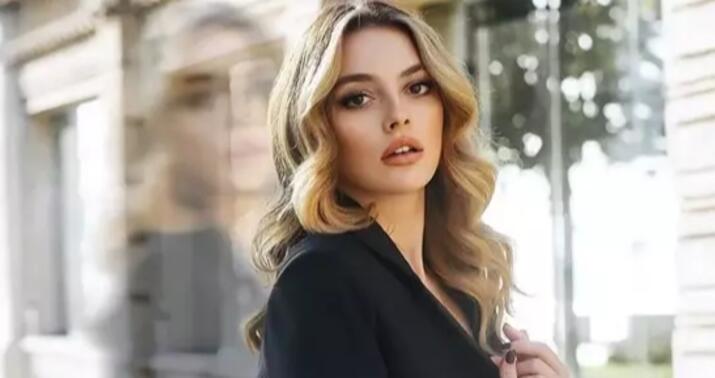 Melis Sezen İbrahim Çelikkol ilə tərəf müqabili oldu