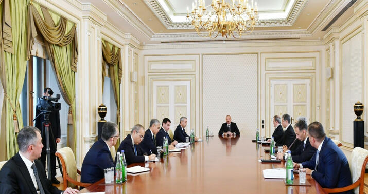 İlham Əliyev müşavirə keçirdi -