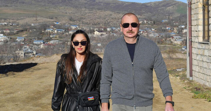 İlham Əliyevlə xanımı Qırmızı Bazar qəsəbəsində