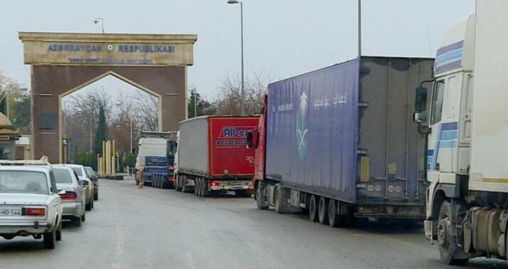 Azərbaycan-Gürcüstan sərhədində 827 avtomobil gözləyir