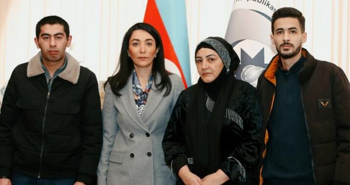 Ombudsman erməni əsirliyindən azad edilmiş hərbçilərimizlə görüşdü -