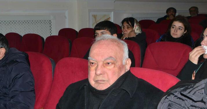 "Düşünürəm, bəlkə, onu musiqiyə nahaq gətirdim?.." -