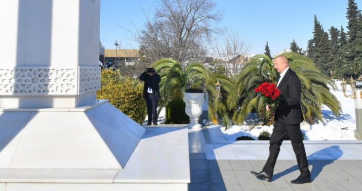 Prezident Lənkəranda Heydər Əliyevin abidəsini ziyarət etdi -