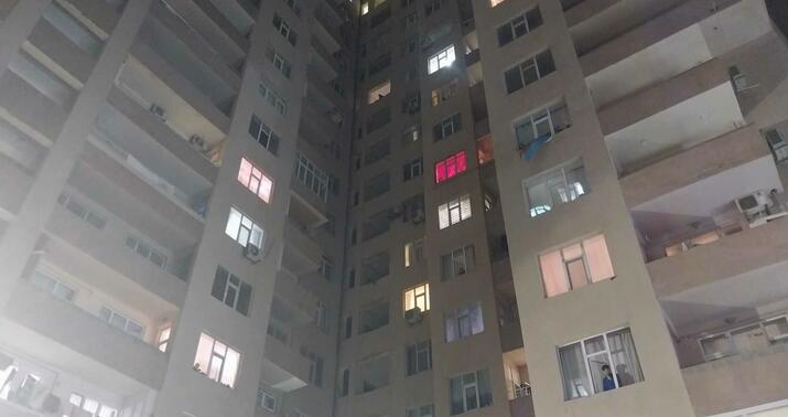 Bakıda qanlı cinayətin törədildiyi ərazidən -