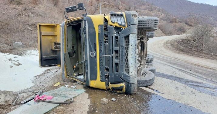 Kəlbəcərdə ağır yol qəzası
