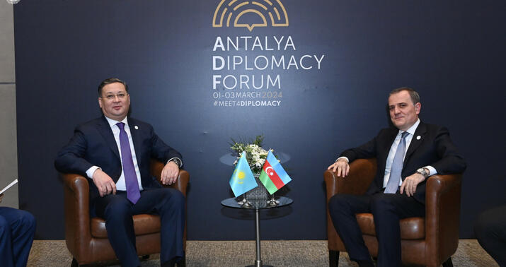 Azərbaycan və Qazaxıstan XİN başçıları görüşdü