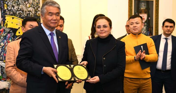 Bakıda Türk Dünyası rəssamlarının beynəlxalq sərgisi keçirildi