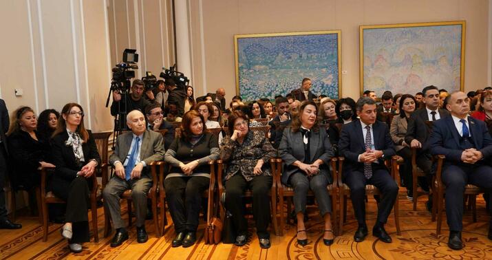 Mir Cəlal Paşayevin “Füzuli sənətkarlığı” kitabı alman dilində: Təqdimatı oldu -