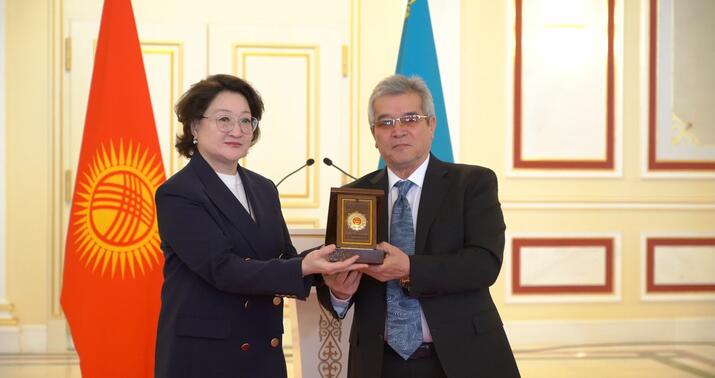 Aktotı Raimkulova “Dank” ordeni ilə təltif olundu