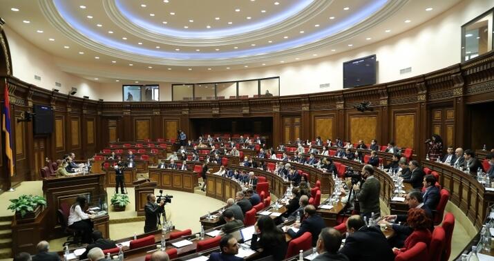 Ermənistan parlamentində səsvermə: