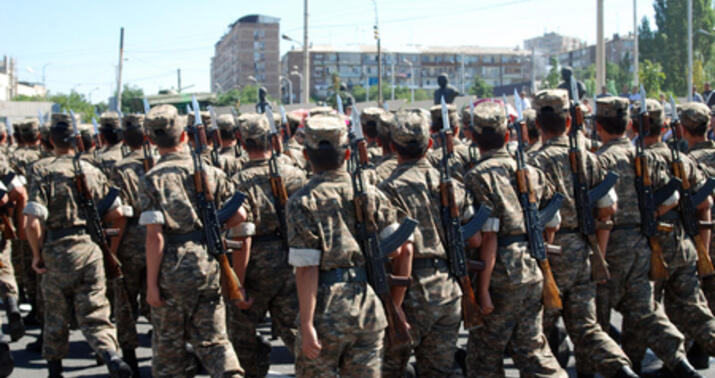Ermənistan fərariliyin qarşısını belə almağa çalışır