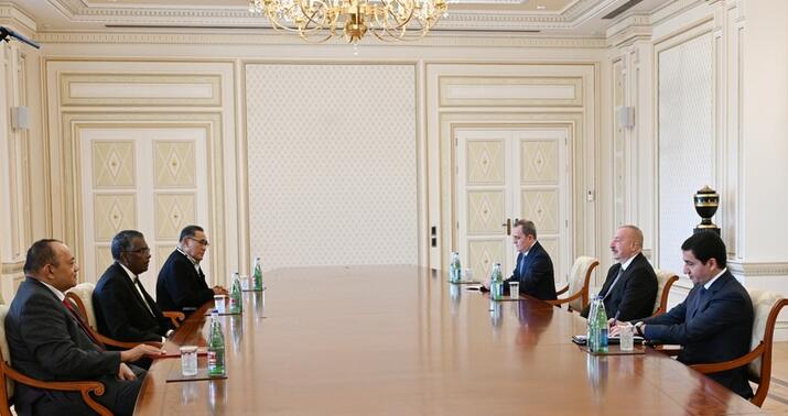 Prezident bu şəxsləri qəbul etdi -