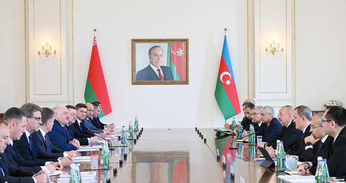 Prezidentlərin geniş tərkibdə görüşü keçirildi -