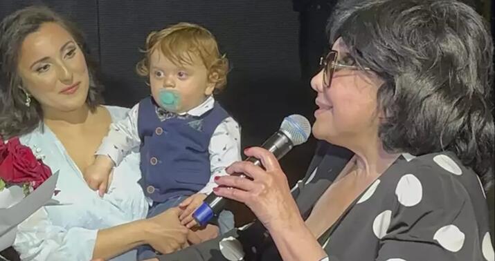 Flora Kərimova Londonda yaşayan nəvəsini paylaşdı... -