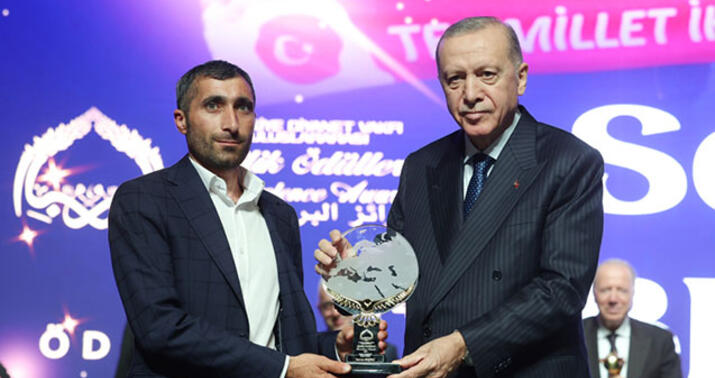 Ərdoğan Sərvərə mükafatını təqdim etdi