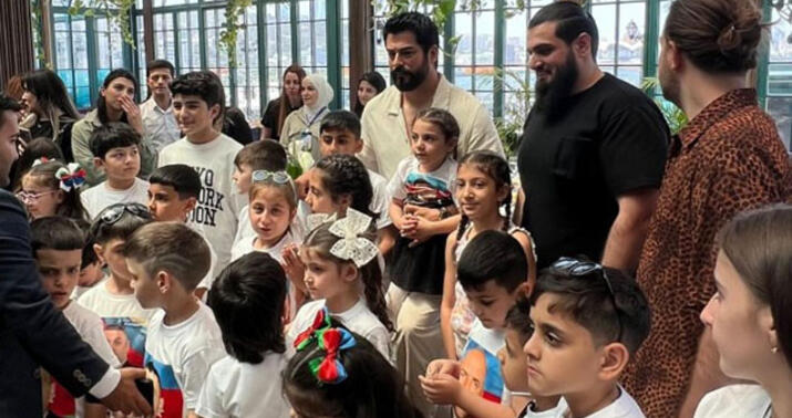 Burak Özçivit Bakıda -