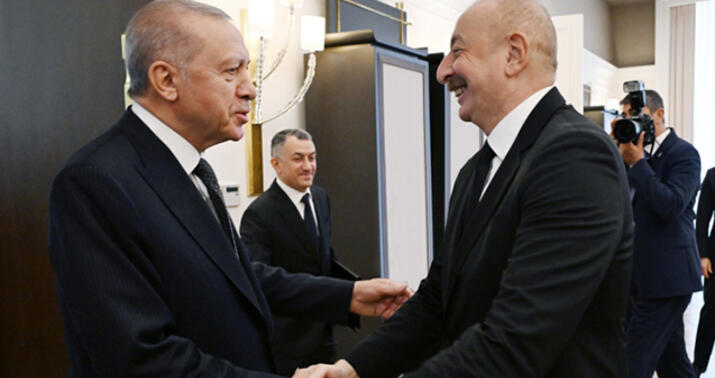 Ərdoğan Əliyevi hava limanında özü qarşıladı -