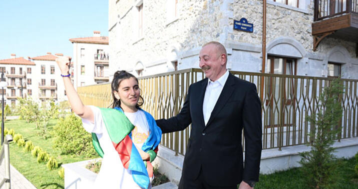 Şuşalı qız bu sözlərlə Prezidenti kövrəltdi -