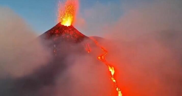 Etna vulkanı İtaliyada ciddi fəsadlar yaratdı