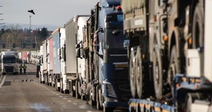 Azərbaycan-İran sərhədində yük avtomobillərinin hərəkəti dayandırıldı