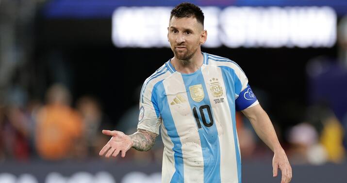 Messi komanda yoldaşlarına görün nə hədiyyə etdi -
