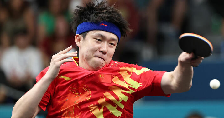 İdmançını itələyən jurnalistin akkreditasiyası ləğv edildi