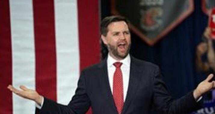 Trampın vitse-prezidentliyə namizədinin  biabırçı fotoları yayıldı