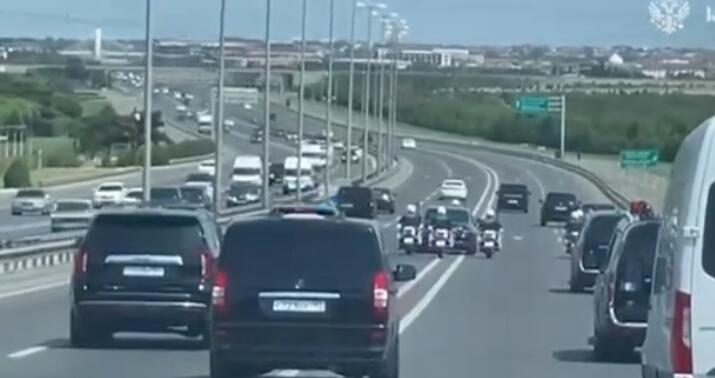 Putinin Bakıda kortejinin görüntüləri -