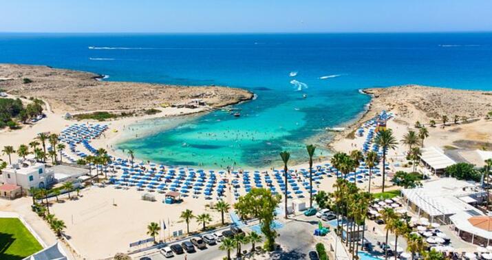 Turist hoteldə ölü tapıldı