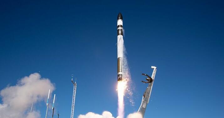 "Astroscale" kosmik zibilləri təmizləyəcək