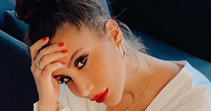 İrəm Derici zəhərləndi, konserti təxirə salındı