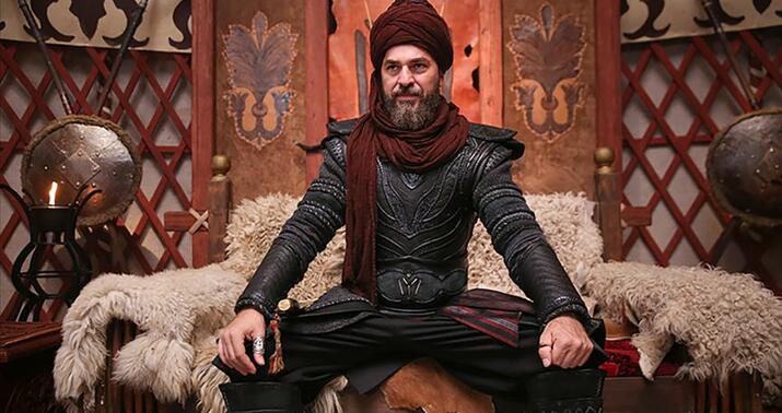 Engin Altan Düzyatan Bakıya gəlir