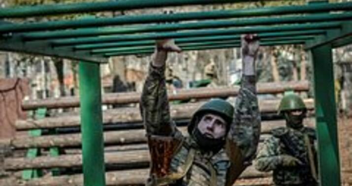 Zelenski səfərbərlik yaşının azaldılması ilə bağlı petisiyaya baxacaq