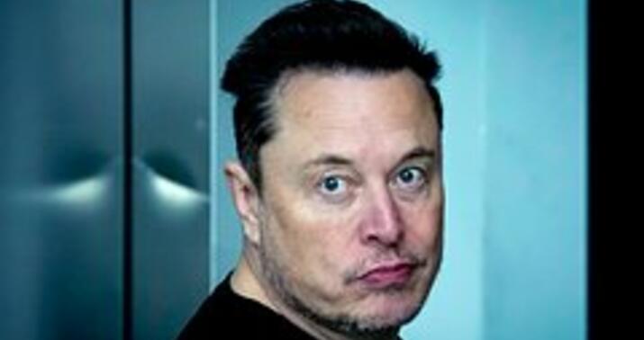 Mask Harrisi yalan danışmaqda ittiham etdi