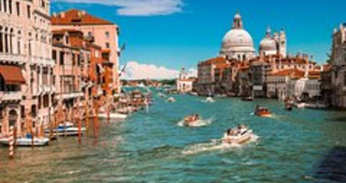 Bu ölkə turistlərdən belə qurtulmaq istəyir