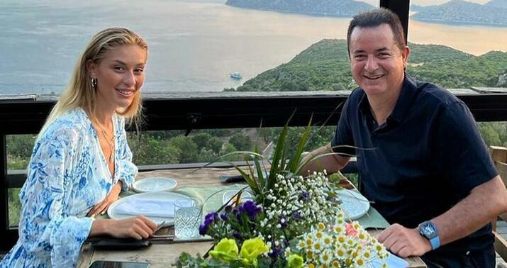 Acun Ilıcalının dəvətnaməsində -