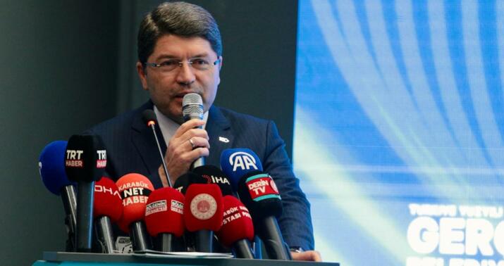 Nazir sosial media şirkətlərinə xəbərdarlıq etdi