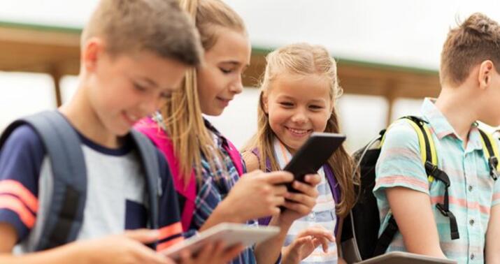 16 yaşa qədər uşaqlara telefon qadağan olunacaq