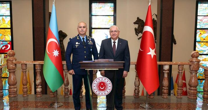 Azərbaycan müdafiə nazirinin müavini Yaşar Gülər  ilə görüşdü