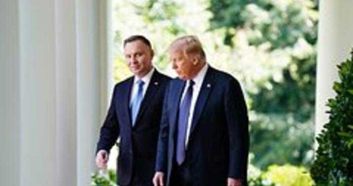 Trampın prezidentlə görüşü qeyri-müəyyən səbəbə ləğv edildi