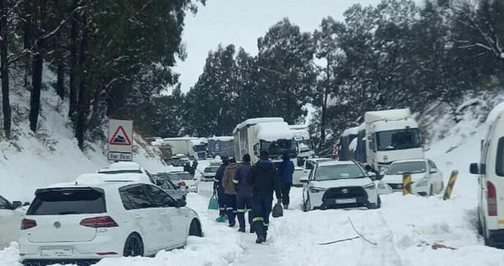 Afrikada güclü qar yağdı -