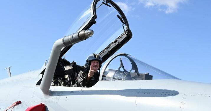 Prezidentə JF-17C təyyarələri təqdim olundu -