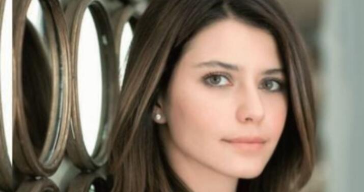 Beren Saat çəkiliş meydançasında... -