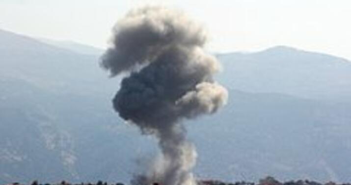İsrail Livan sərhədindəki hədəfləri bombalayır