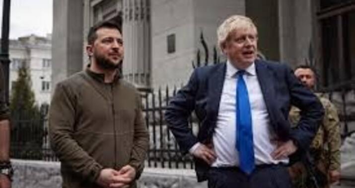 Boris Conson Zelenskini Çörçillə müqayisə etdi