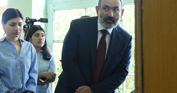 İrəvandan geri addım –