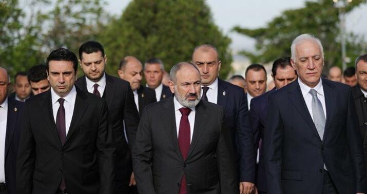 İrəvandan ziddiyyətli mesajlar: