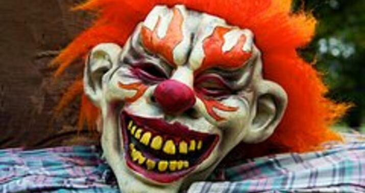 Kloun 8 yaşlı uşağa hücum etdi -