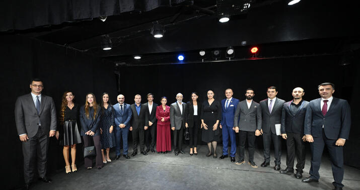 Mehriban Əliyeva Pantomim Teatrında oldu -