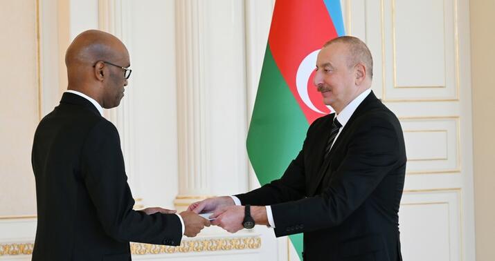 Prezident yeni səfirlərin etimadnaməsini qəbul etdi -